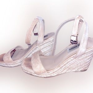 Steve Madden Espadrille Wedge Tan Sandal Size 6